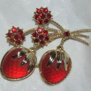 SOLD Vtg SARAH COVENTRY Gold Red Rhinestone STRAWBERRY FESTIVAL Brooch Pin 1966
